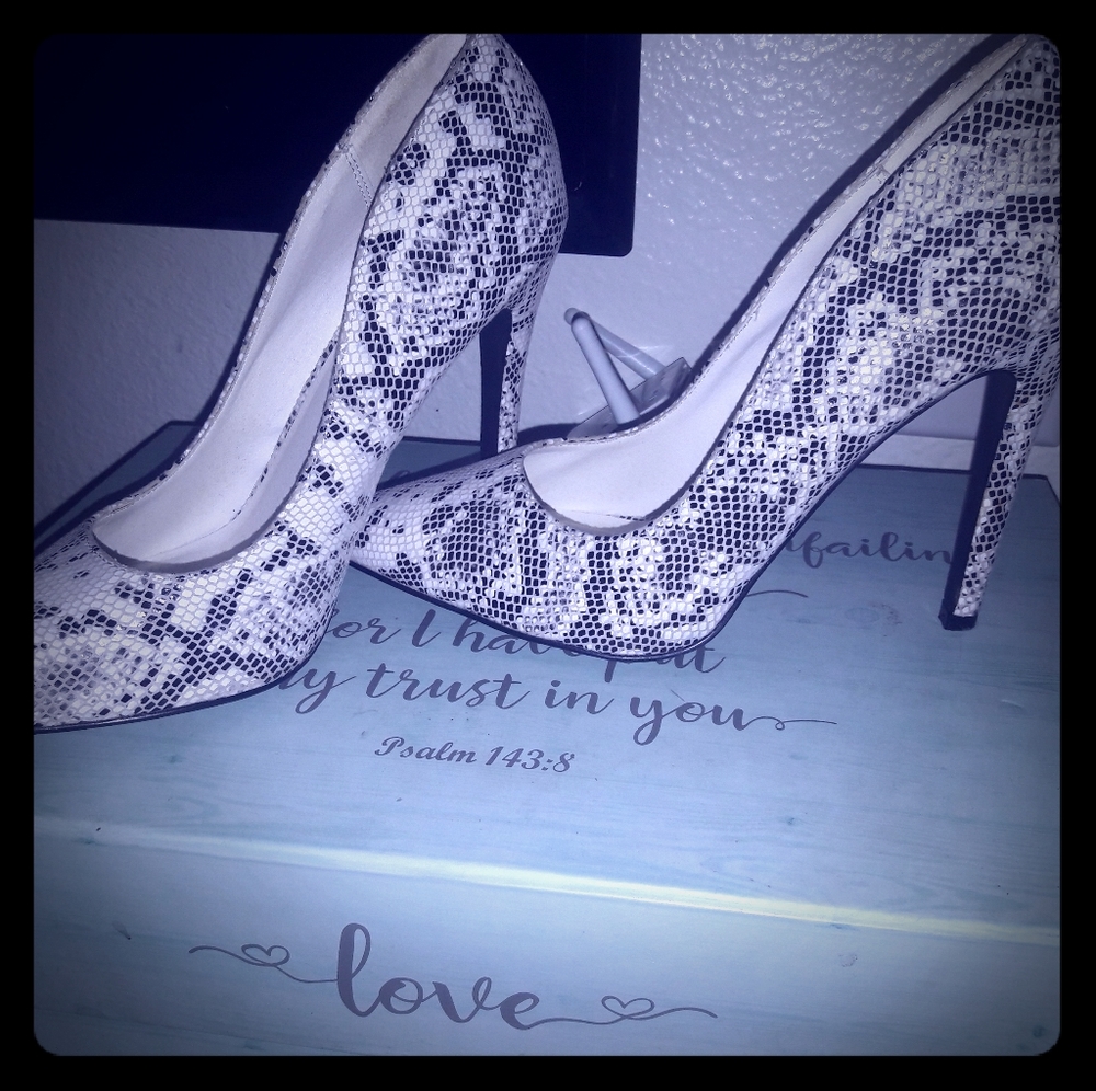 Snake skin heals